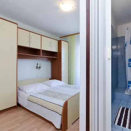 Apartments Slavica * Banjol