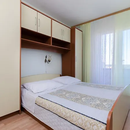Apartments Slavica Appartamento Banjol