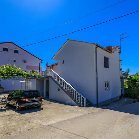 Slavica Apartman Banjol